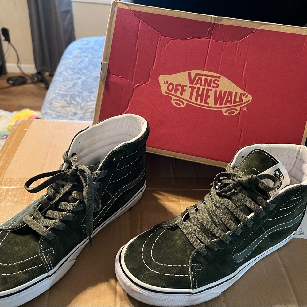 Vans olive in color size 7 men 8.5/9 women